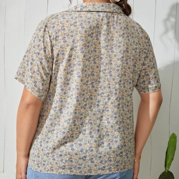 Lapel Neck Ditsy Floral Blouse - Picture 2 of 4